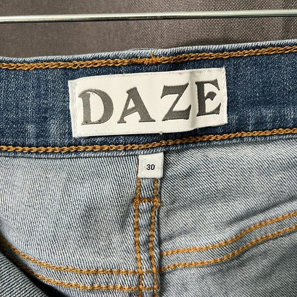 Daze raw hem crop jean - Picture 4 of 11